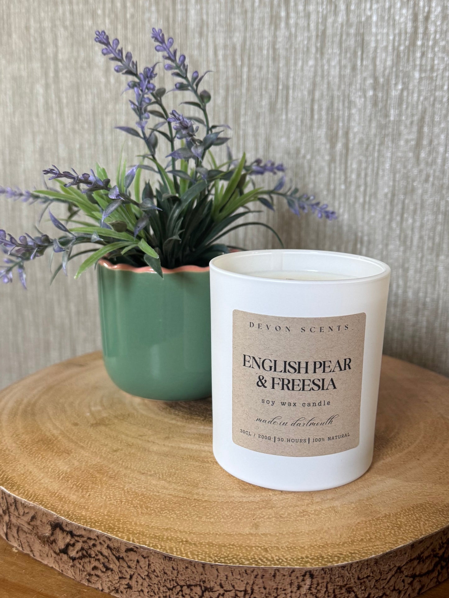30cl English Pear & Freesia Candle