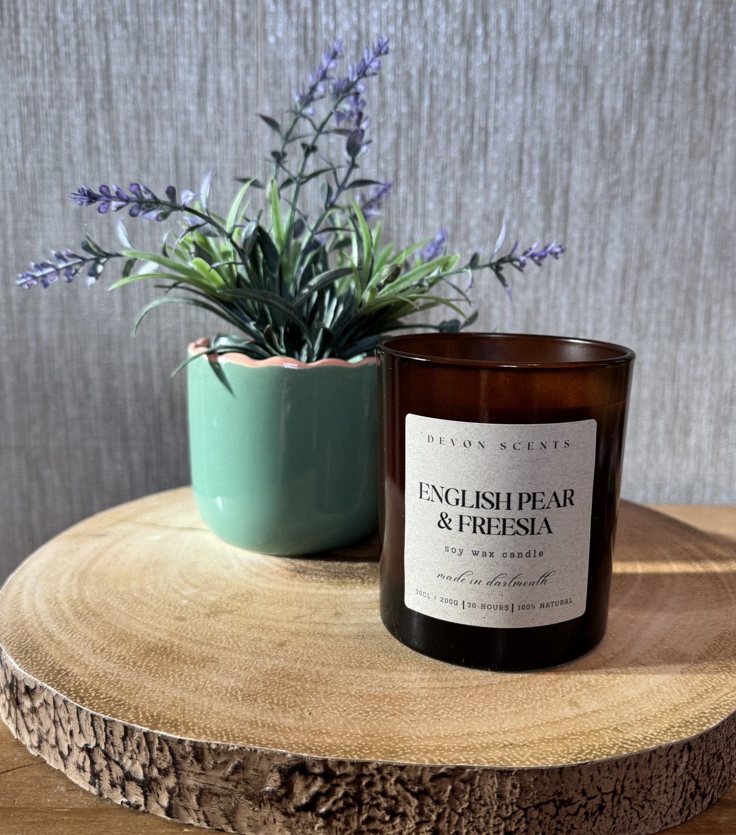 30cl English Pear & Freesia Candle