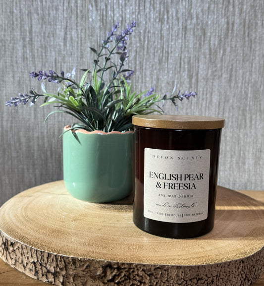 30cl 'English Pear & Freesia' Amber Candle