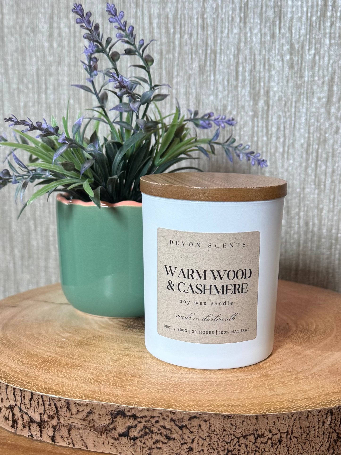 30cl Warm Woods & Cashmere Candle