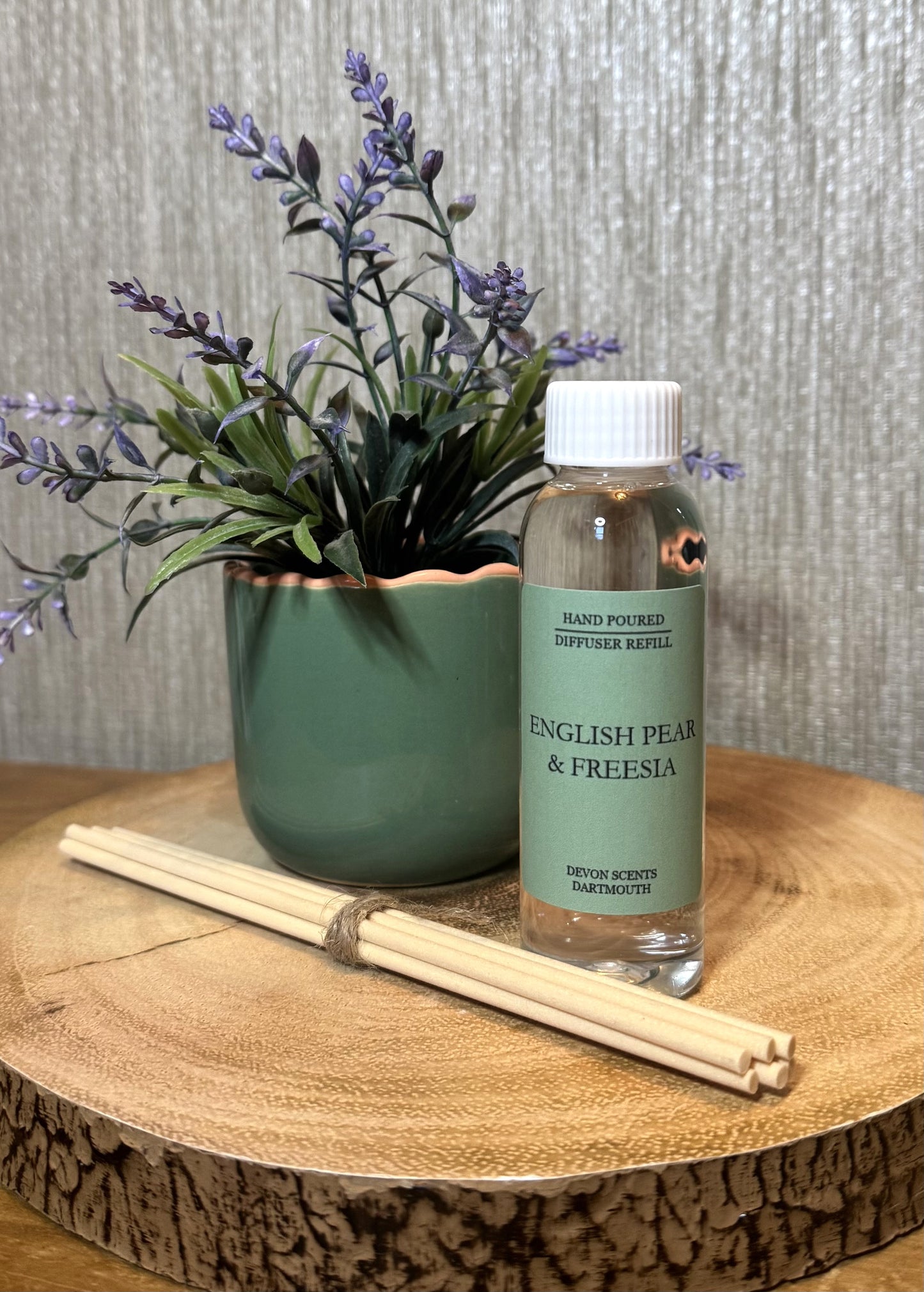 English Pear & Freesia Diffuser Refill