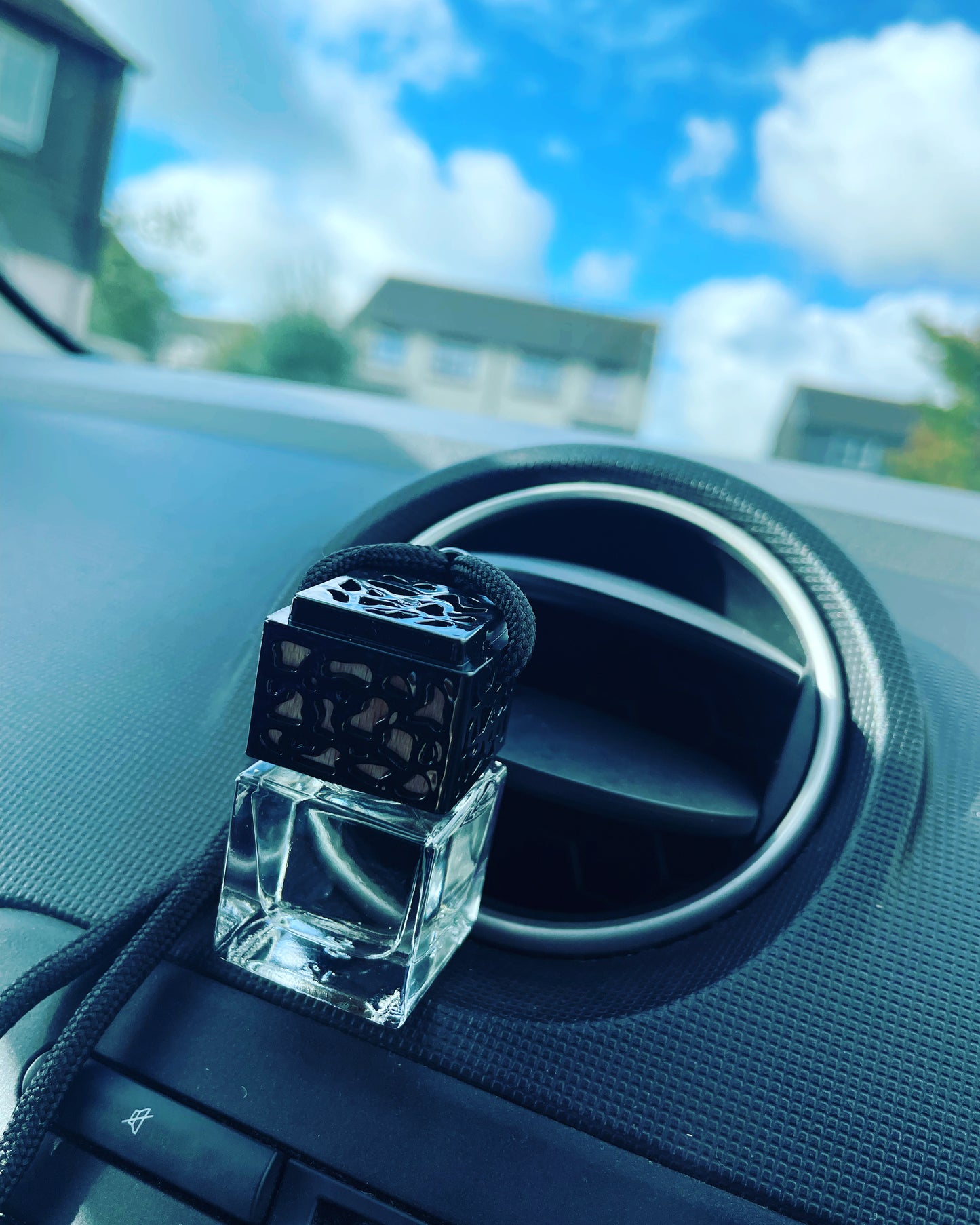 'English Pear & Freesia Car Diffuser